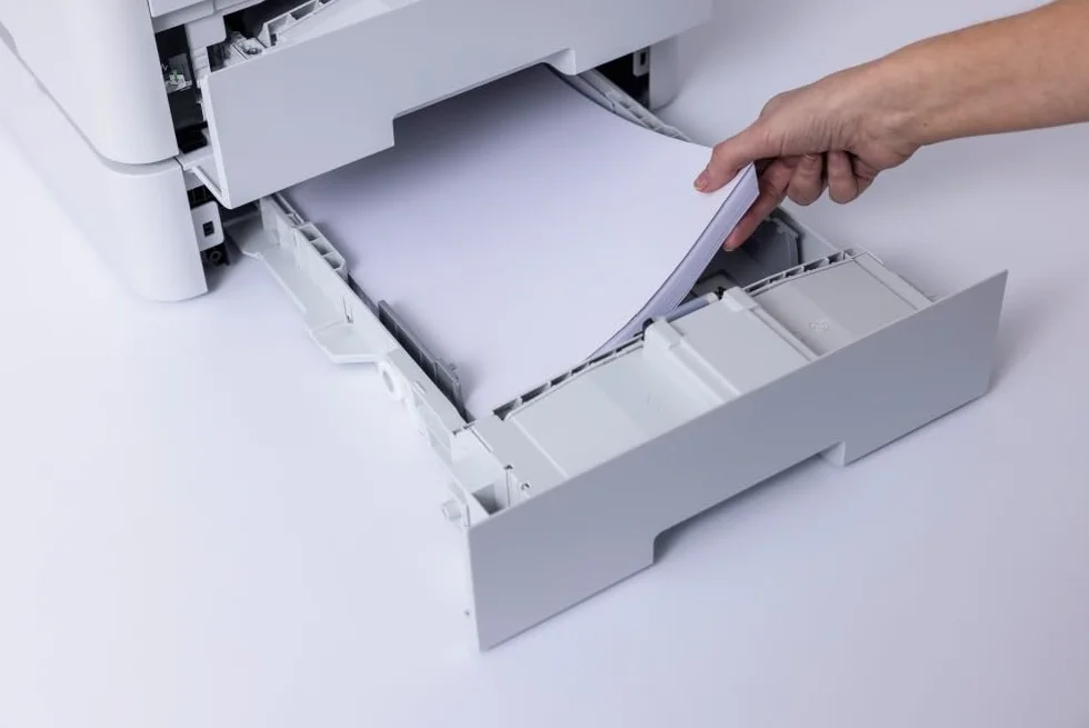 Brother HL-L8240CDW Professioneller und kompakter Farb-LED-Drucker mit WLAN/LAN (30 Seiten/Min.) weiß/grau
