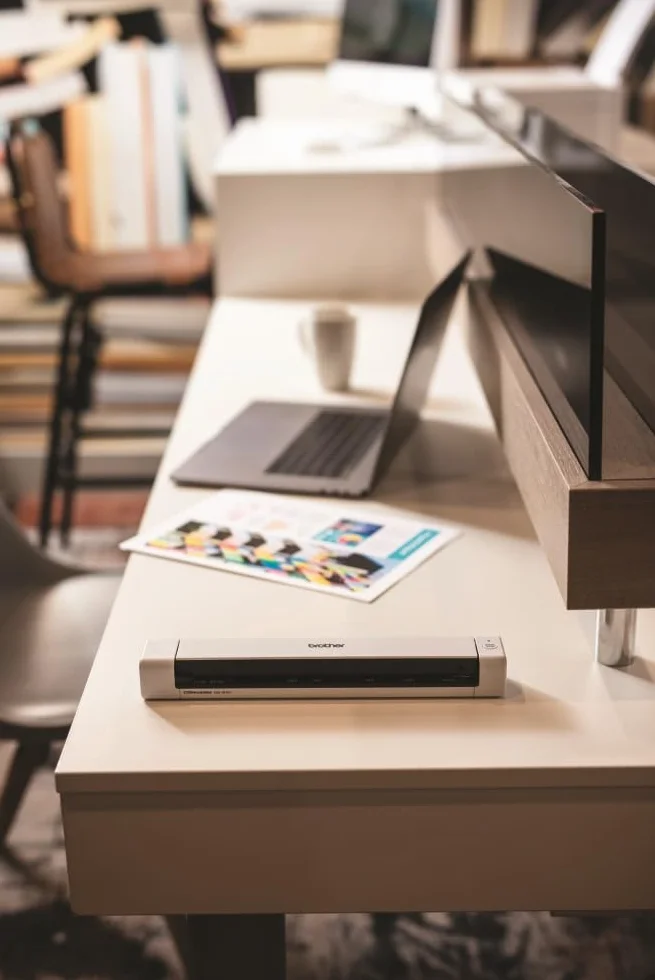 Brother DS-940 Mobiler Scanner | A4 | beidseitig | WLAN | integrierter Akku | 15 ppm | Farbe | Schwarz/Weiß | Scan to USB