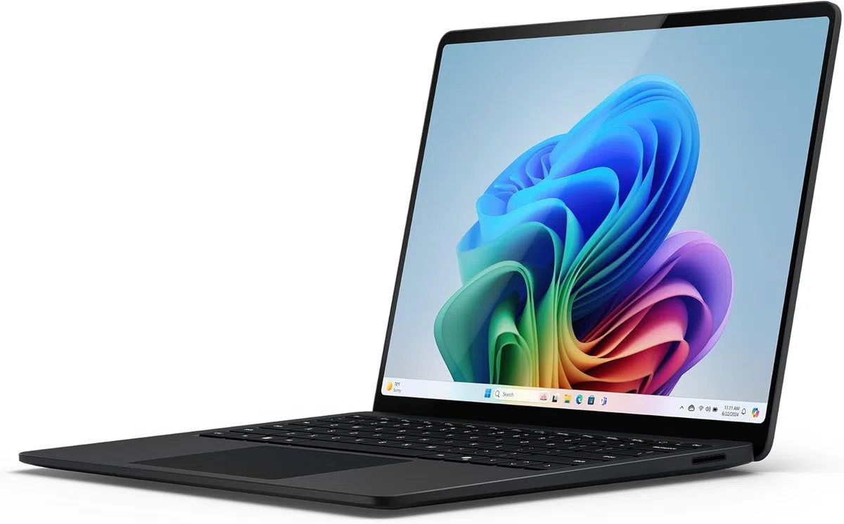 Microsoft Surface Laptop | Copilot+ PC | 15” Touchscreen | Snapdragon® X Elite (12 Kerne) | 16GB RAM | 512GB SSD | neuestes Modell, 7. Edition | Schwarz