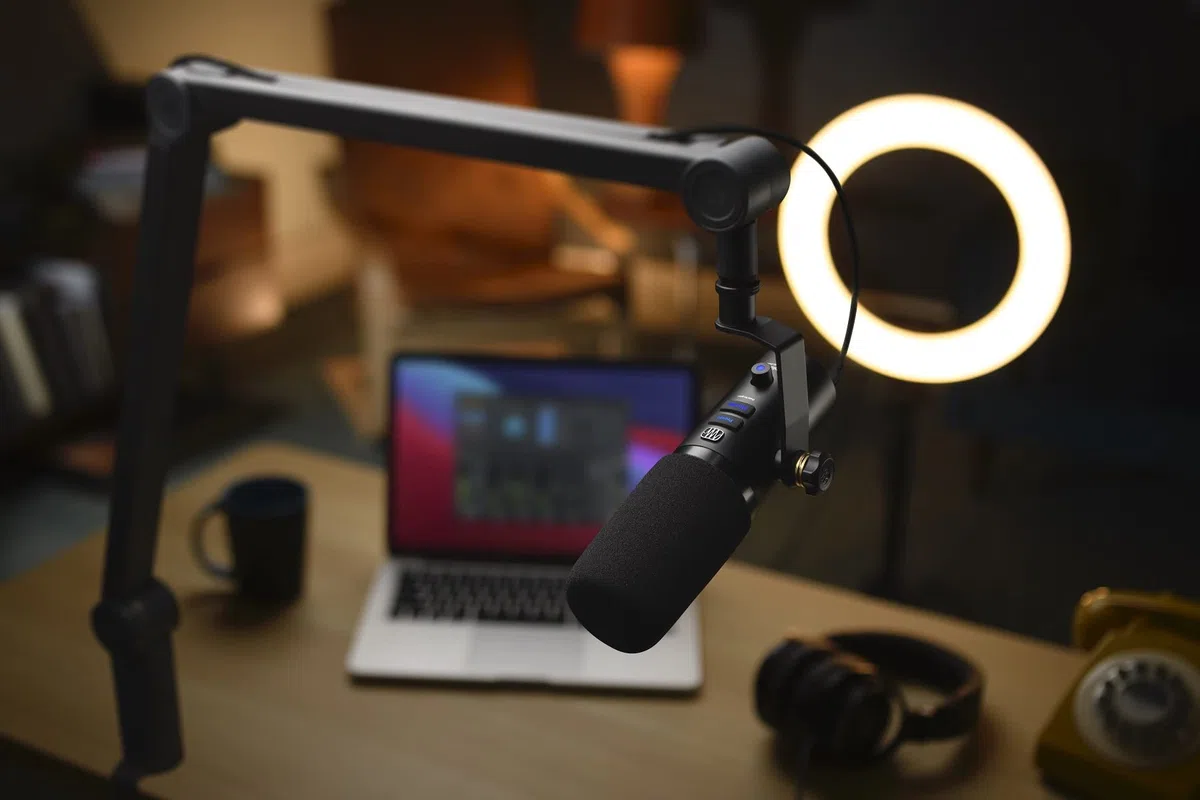 PreSonus Revelator Dynamic | USB-Mikrofon für Recording, Podcasting und Streaming inklusive Effekte, einfach nutzbare Presets und Mixer sowie Studio One DAW Aufnahmesoftware