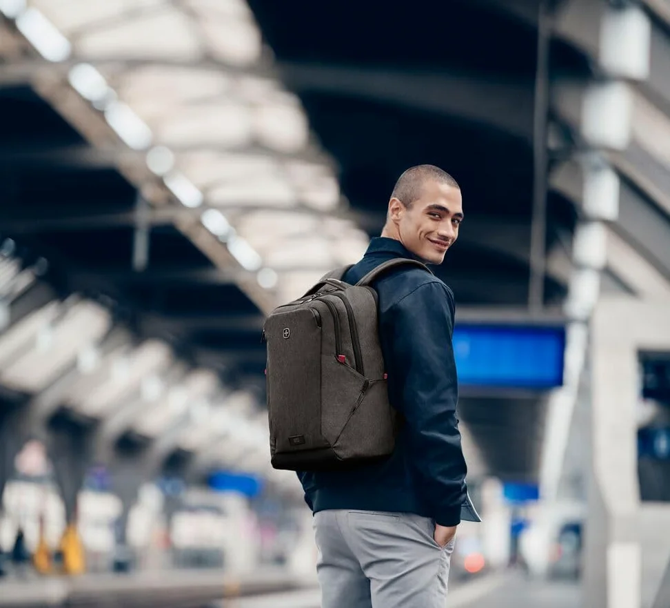 WENGER MX Professional Laptop-Rucksack mit Tabletfach, Notebook bis 16 Zoll, Tablet bis 10 Zoll, Organizer, 21 l, Damen Herren, Büro Business-Reisen Uni, Grau, 611641